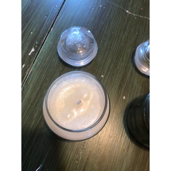 Yankee Candle NEW Peppermint Bark and Balsam & Cedar 3.7oz. Candles - Picture 5 of 5